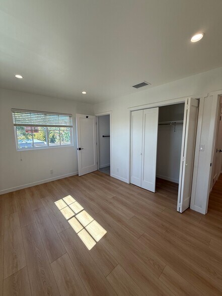 Building Photo - 4076 East Blvd
