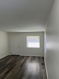Building Photo - 256 S Harbine Ave