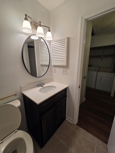 Hall full Bath - 35086 Whispering Oaks Blvd