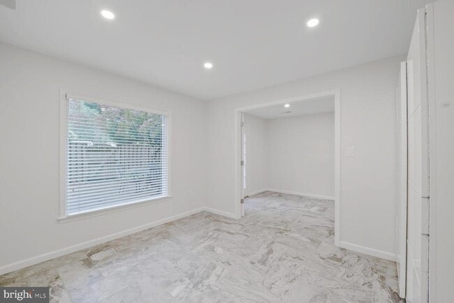 Building Photo - 6929 Mclean Park Manor Ct