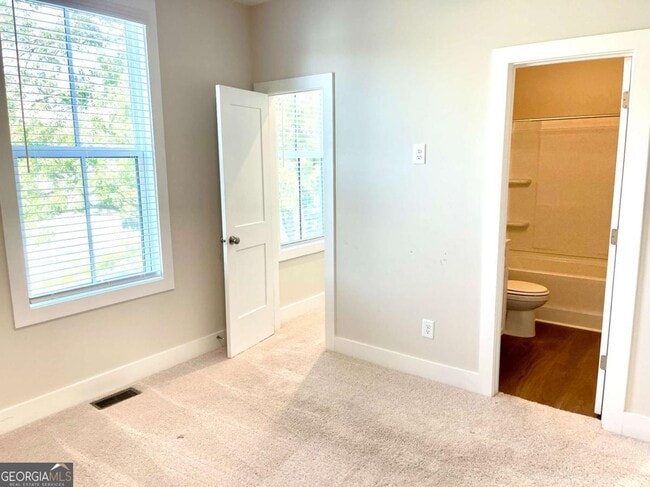 Building Photo - 1290 Zephyr Blvd SE