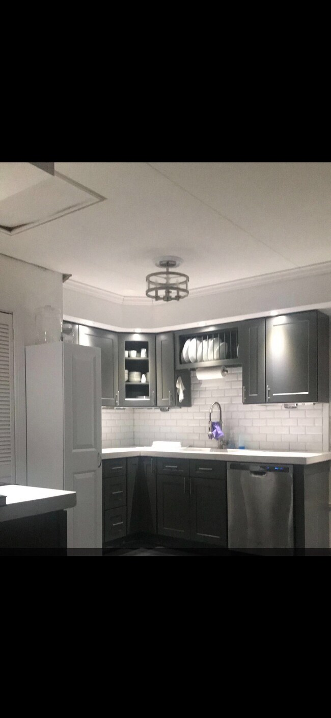 Building Photo - 317 Stelko Ave