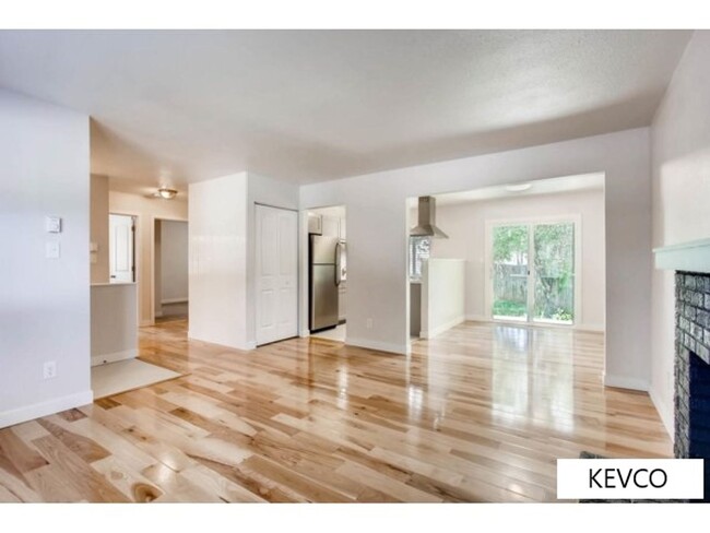 Building Photo - Stunning Remodeled Home