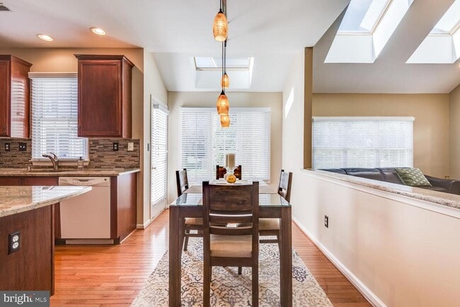 Building Photo - 10857 Hunter Gate Way