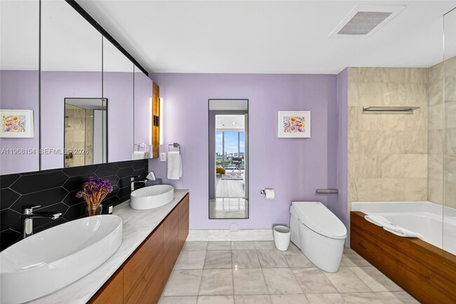 Building Photo - 601 NE 36th St