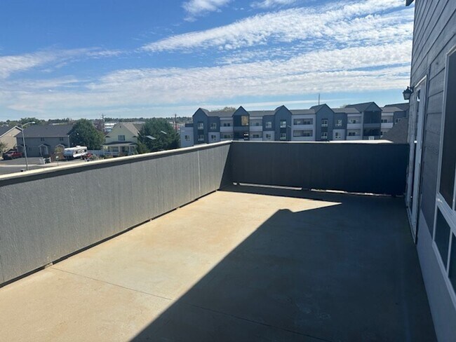 Building Photo - Now Leasing Building A & C Modern Heights Apartments