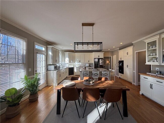 Building Photo - 1120 Landings Overlook