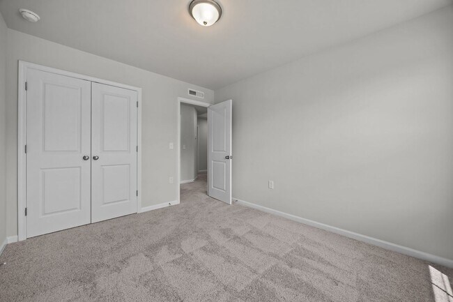Building Photo - COMING SOON !!!!!! Beautiful new build multi family home!
