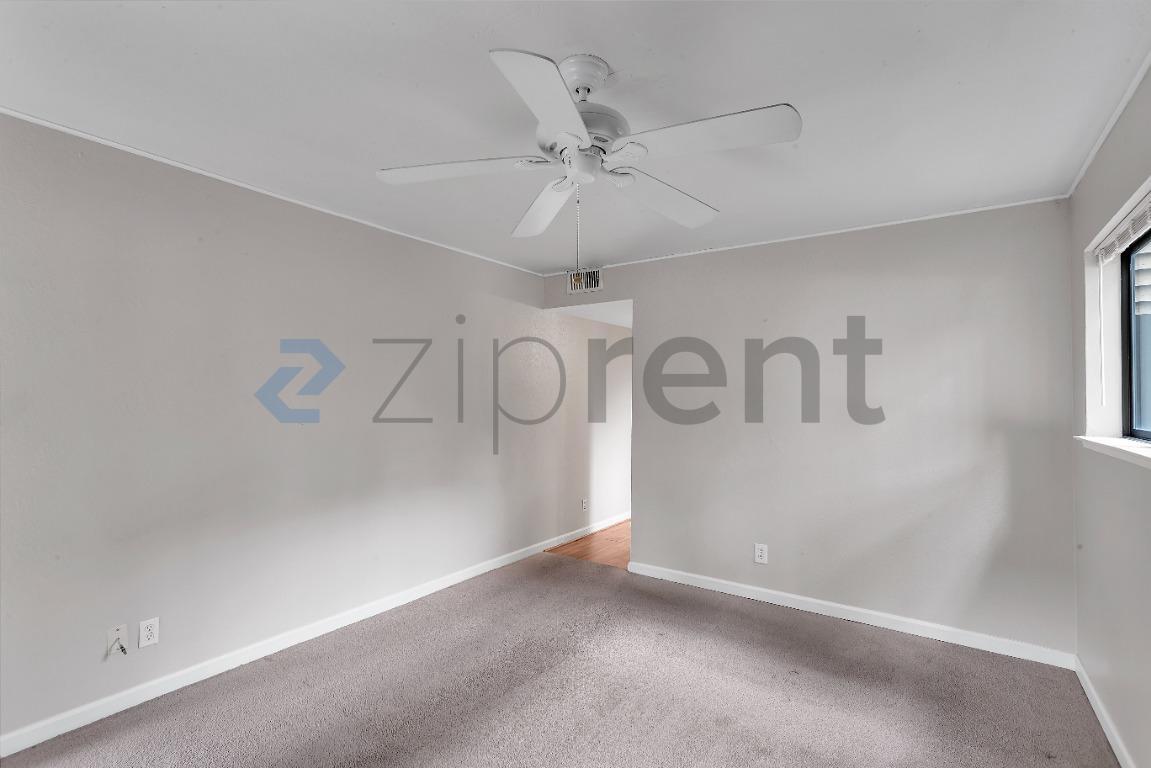 Building Photo - Unit 25