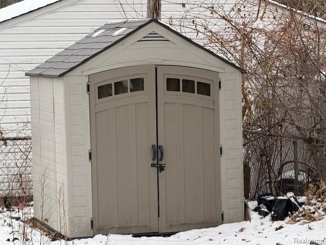 Building Photo - 358 W Elza Ave