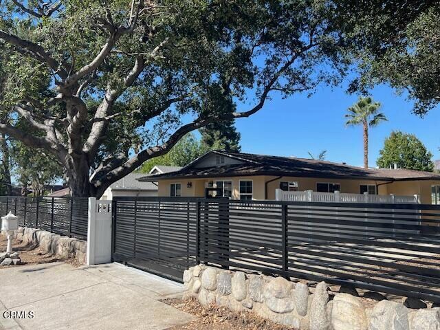 Building Photo - 8207 W Grenoble St