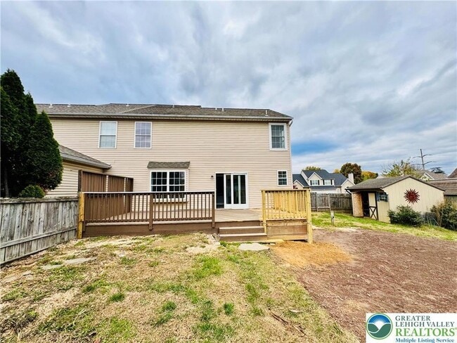 Building Photo - 2274 Briarwood Dr