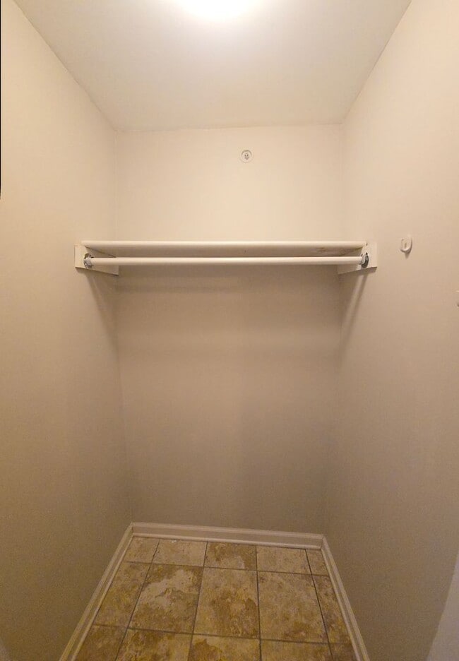 Building Photo - Sophisticated 2-Bedroom Retreat Featuring Soaring Ceilings & Modern Comforts