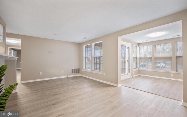 Building Photo - 607 Himes Ave