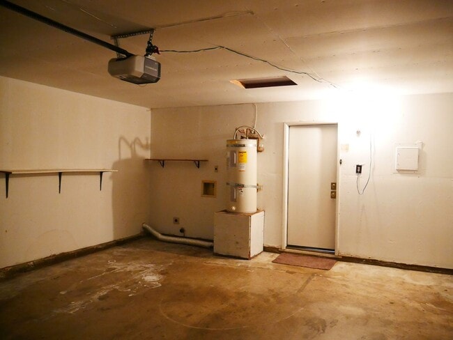 Building Photo - Cozy 2 Bed 2 Bath 950sq. ft. Duplex in Elk Grove