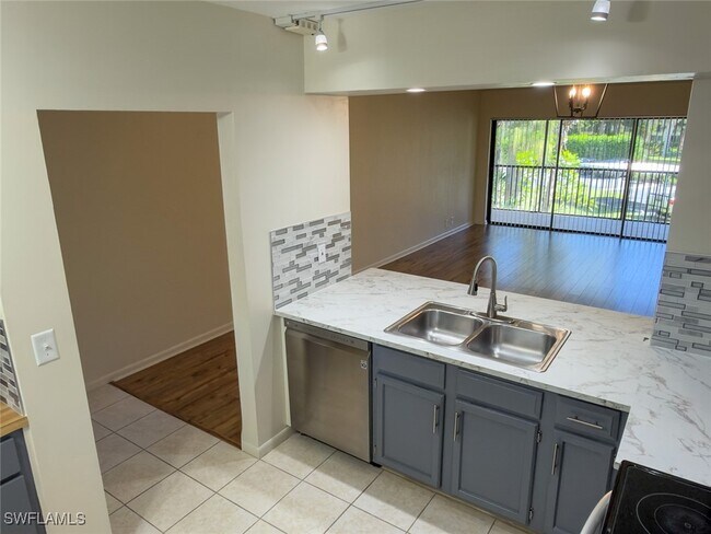 Building Photo - 1801 Courtyard Way