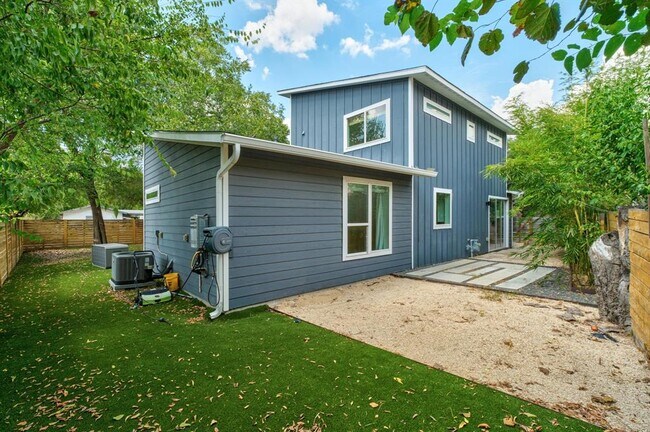 Building Photo - 6503 Felix Ave