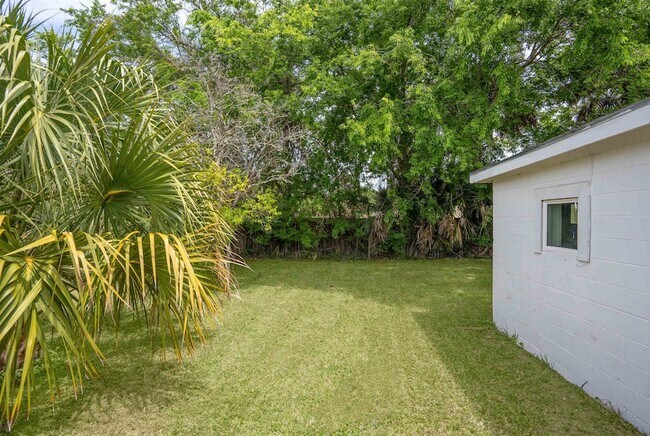 Building Photo - 20 Rollins Ave