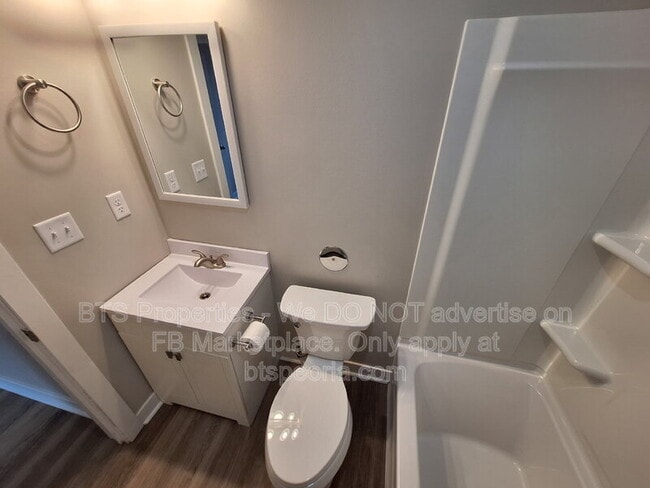 Building Photo - 813 E Sciota Ave