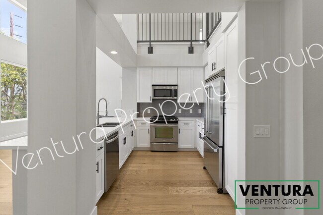 Building Photo - Spacious 2-Bedroom Condo with 2 Full Baths in Oxnards Channel Island