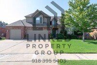Building Photo - 5 Bedroom Home In Broken Arrow