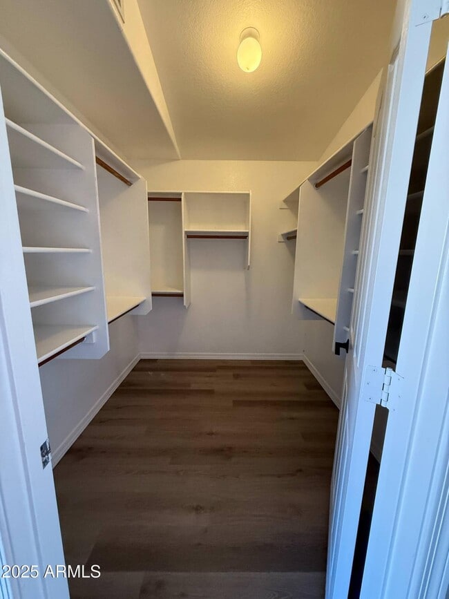 Building Photo - 1030 S Brentwood Ct