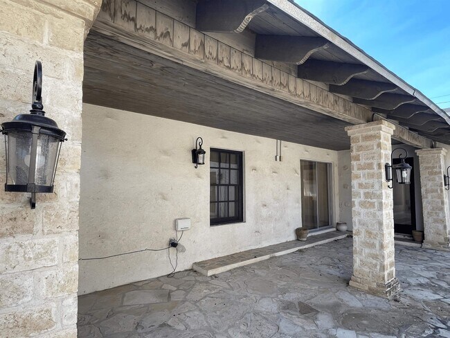 Building Photo - 2202 O'Kane St