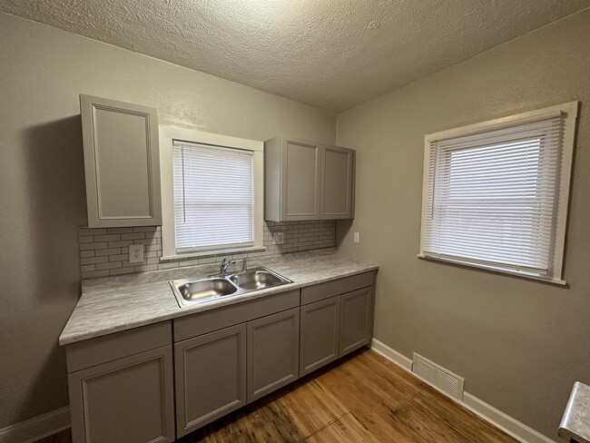 Building Photo - 2311 17th Ave