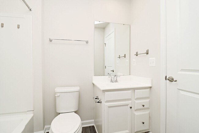 Building Photo - Dog-Friendly Townhome Near NGIC/DIA/NGA, CHO Airport, & Hollymead Town Center