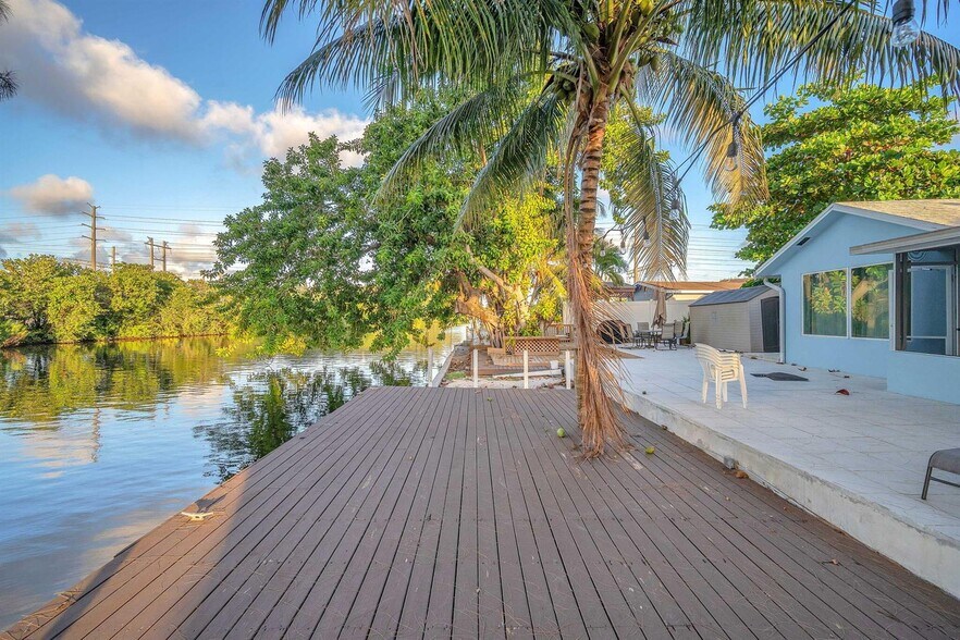 Building Photo - 4400 SW 37th Ave