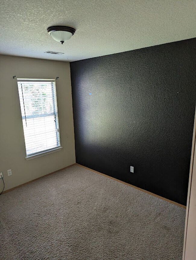 Building Photo - Adorable 3 BD 1 BA House 5 Min to Downtown Springdale