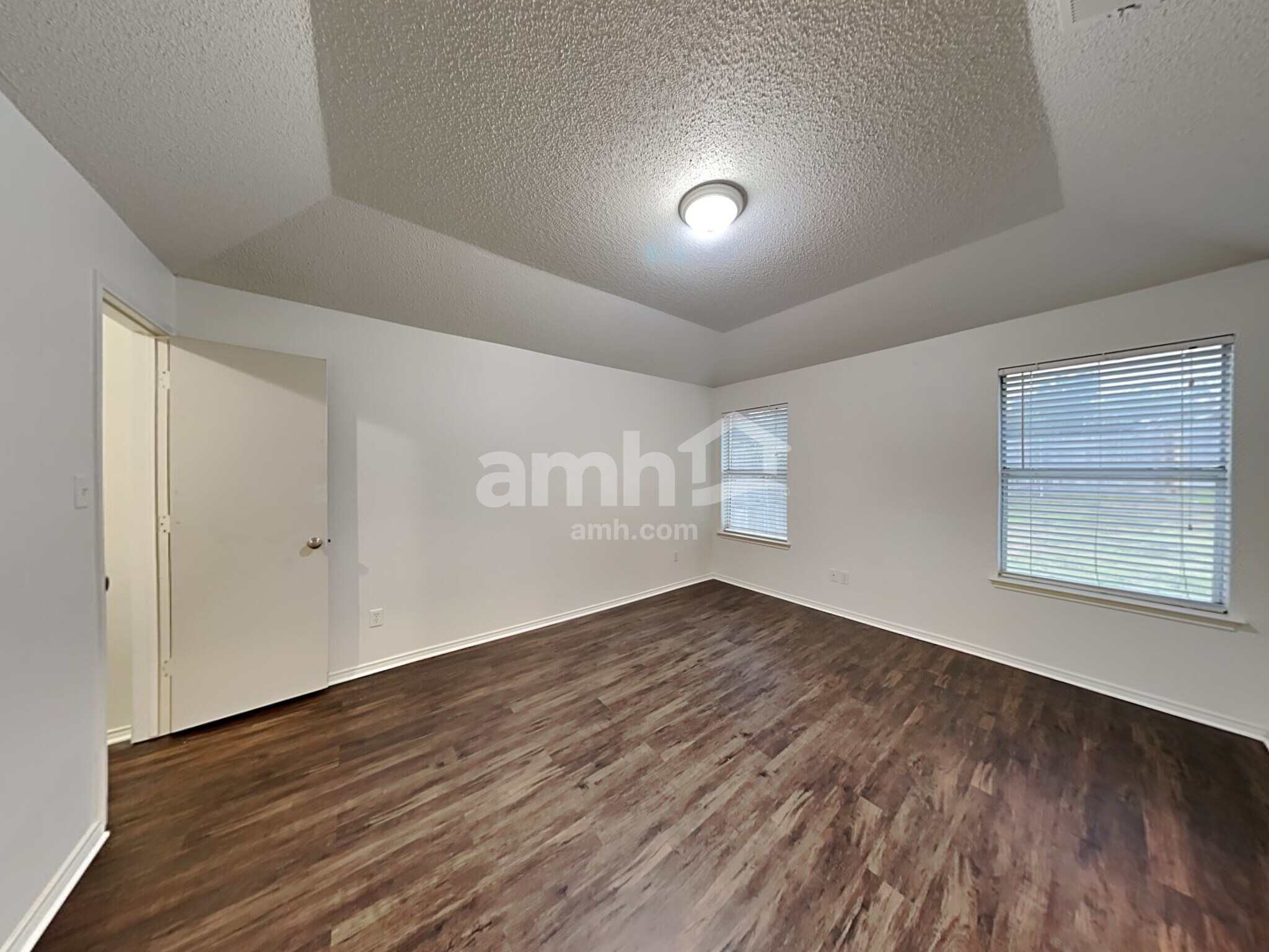 Building Photo - 8551 Western Meadows Dr