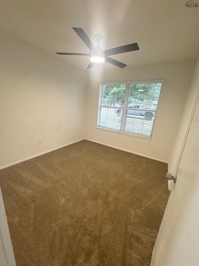 Building Photo - 4318 Hillsboro