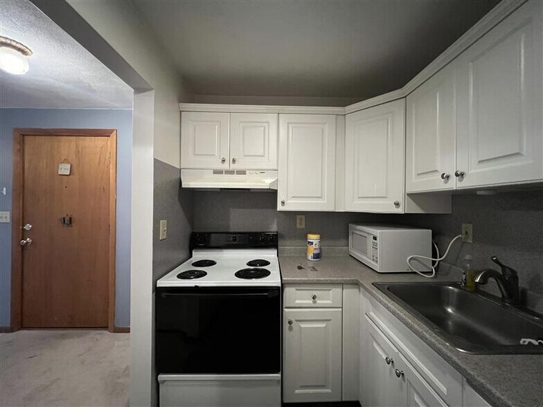 Building Photo - 25 Linden Ave