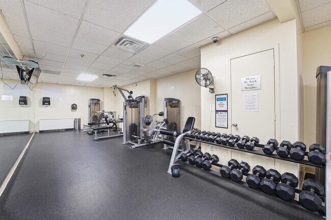 Building Photo - 6040 BLVD E