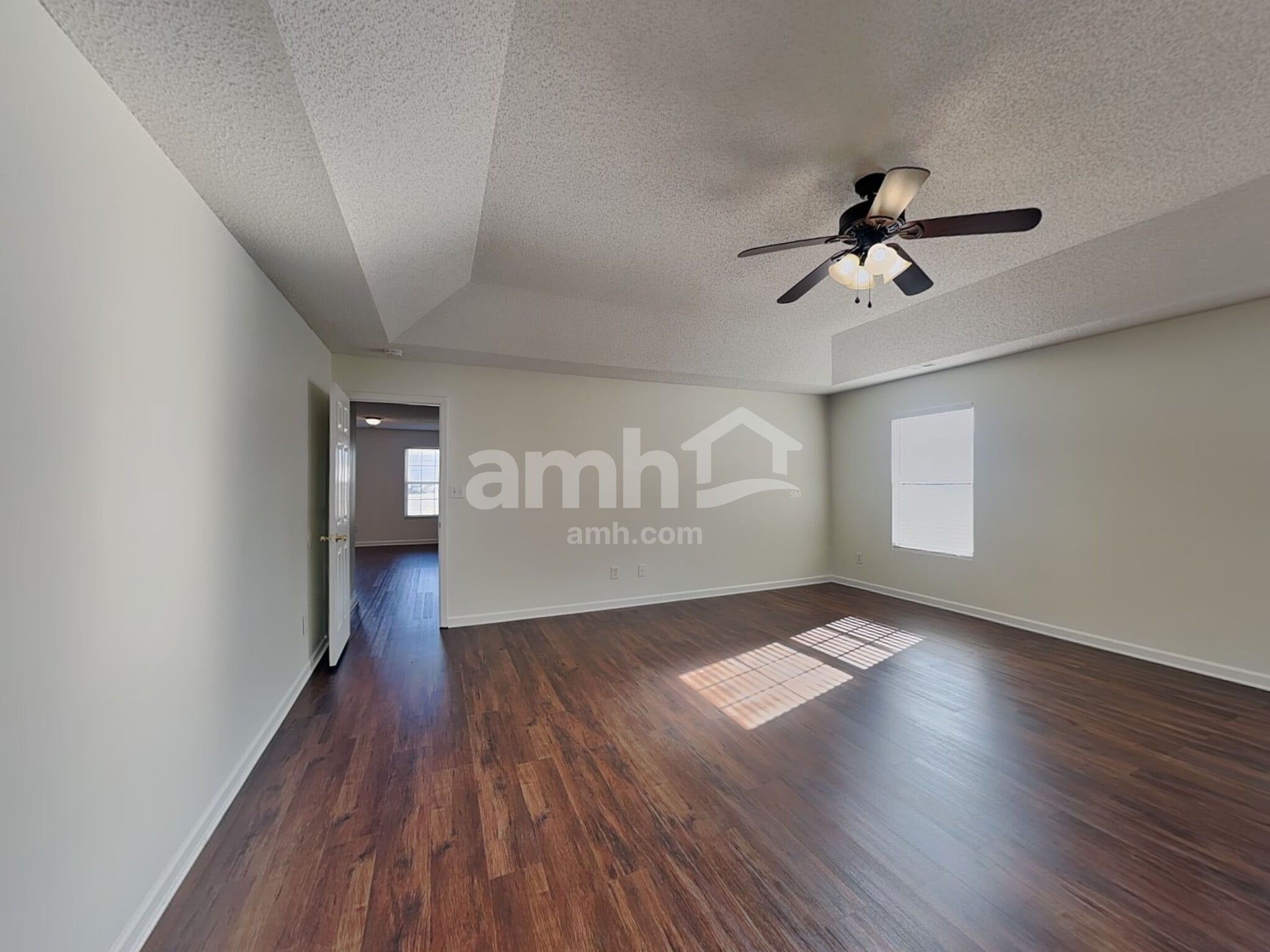 Building Photo - 2521 Highland Park Dr