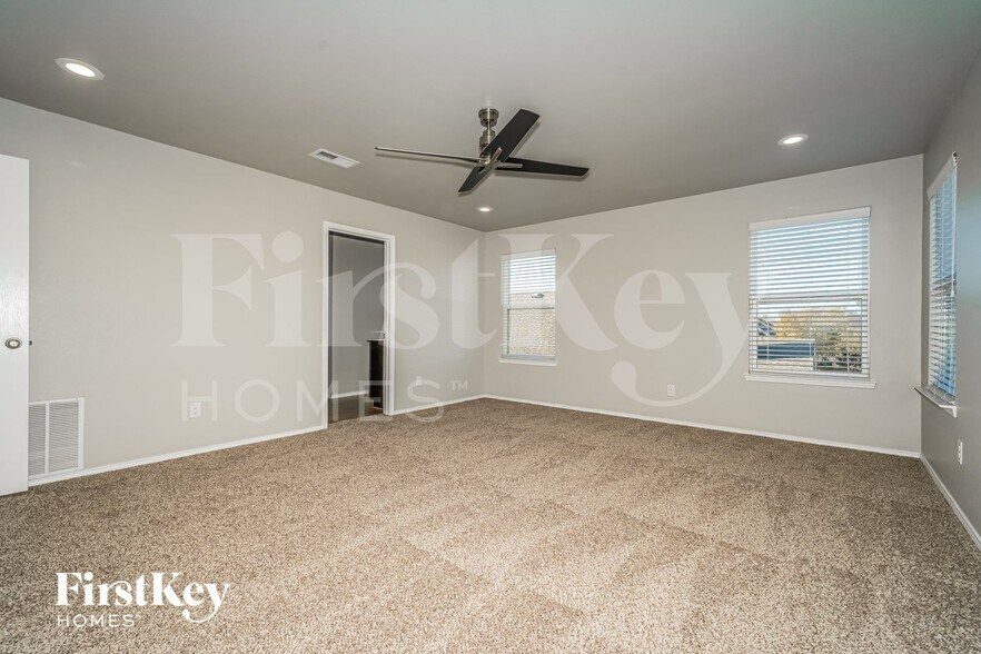 Building Photo - 2209 Windsor Farms Dr
