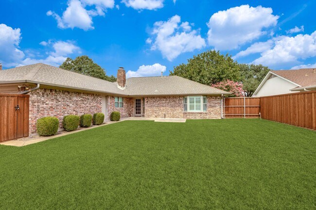 Building Photo - 1708 Cathedral Dr