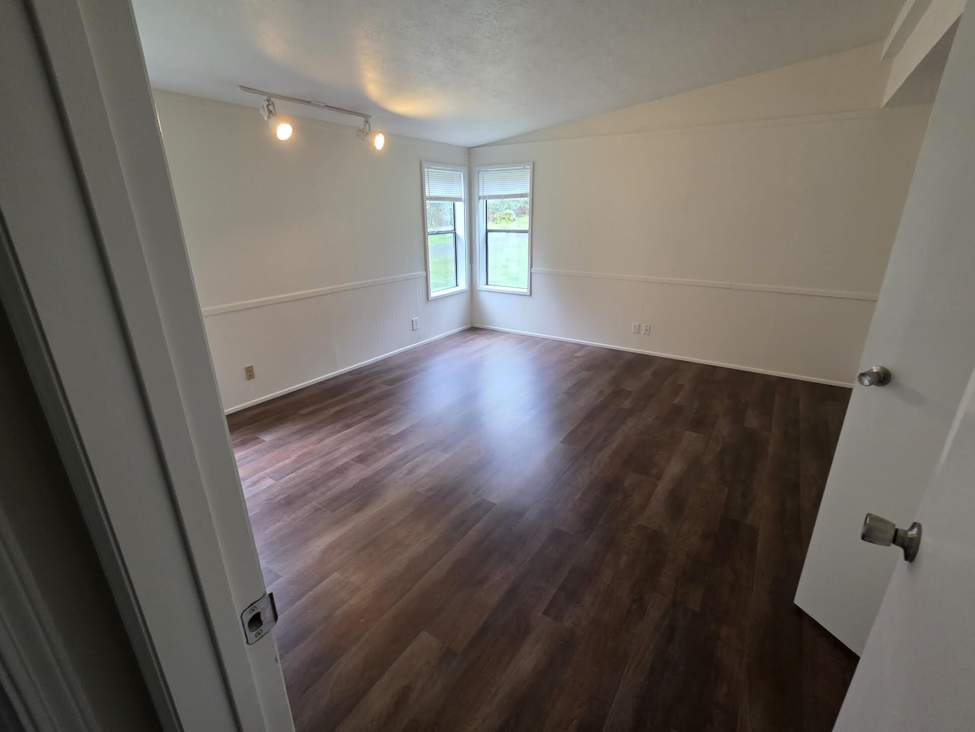 Building Photo - 20835 Valsetz Rd