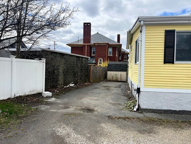 Building Photo - 29R Cutler 1