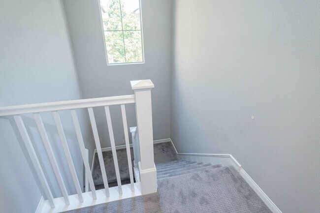 Building Photo - Expansive Portola Springs 4 Bedroom Home