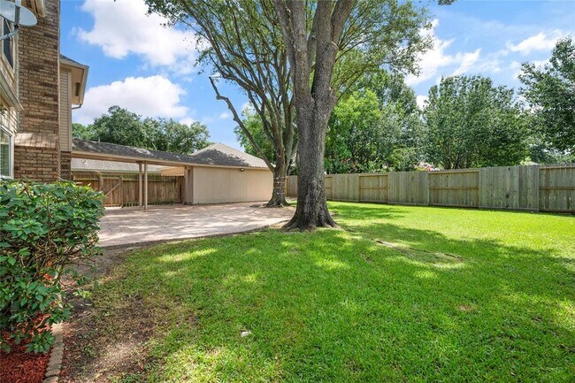 Building Photo - 15127 Greenleaf Ln