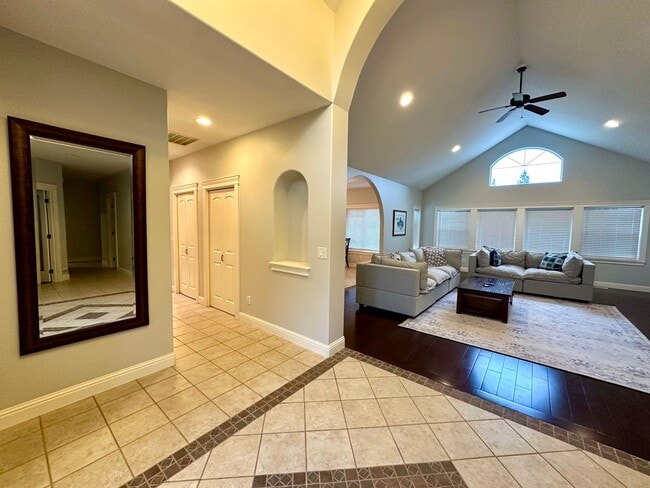 Building Photo - 4448 Castlerock Dr