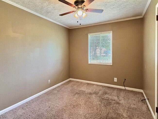 Building Photo - 3 Bed, 1 Bath in Montgomery close to Maxwell!