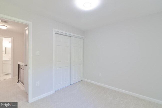 Building Photo - 8748 Ridge Hollow Ct