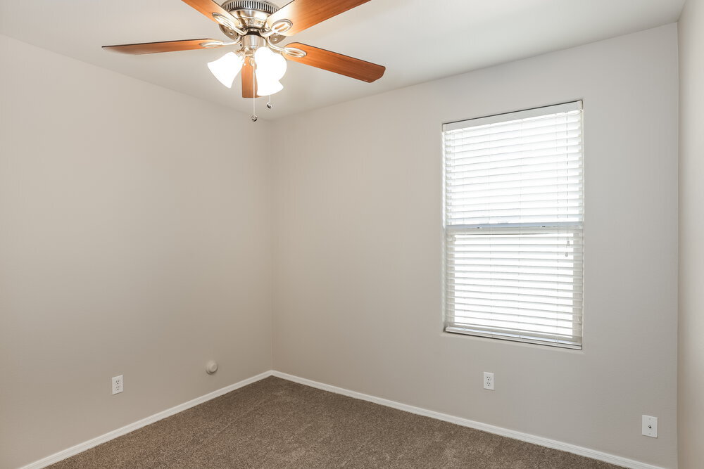 Building Photo - 17746 W Red Bird Rd