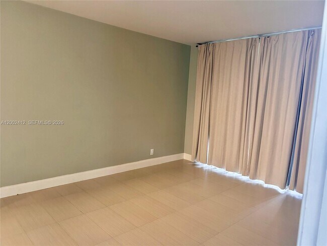 Building Photo - 2731 Taft St