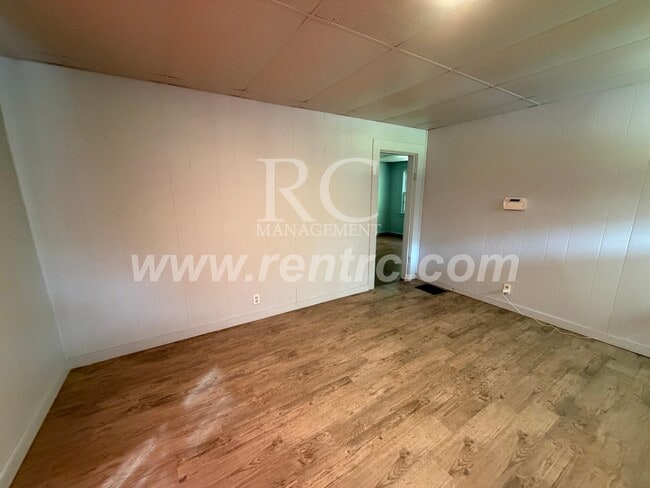 Building Photo - 410 Grant-