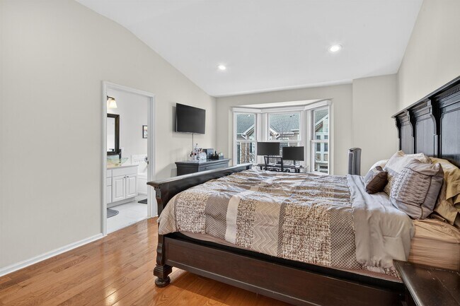 Building Photo - 354 Oswego Ct