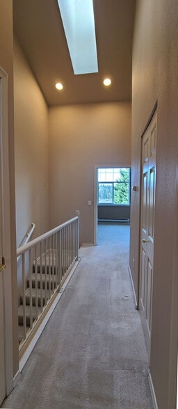 Building Photo - 16125 Juanita Woodinville Way NE